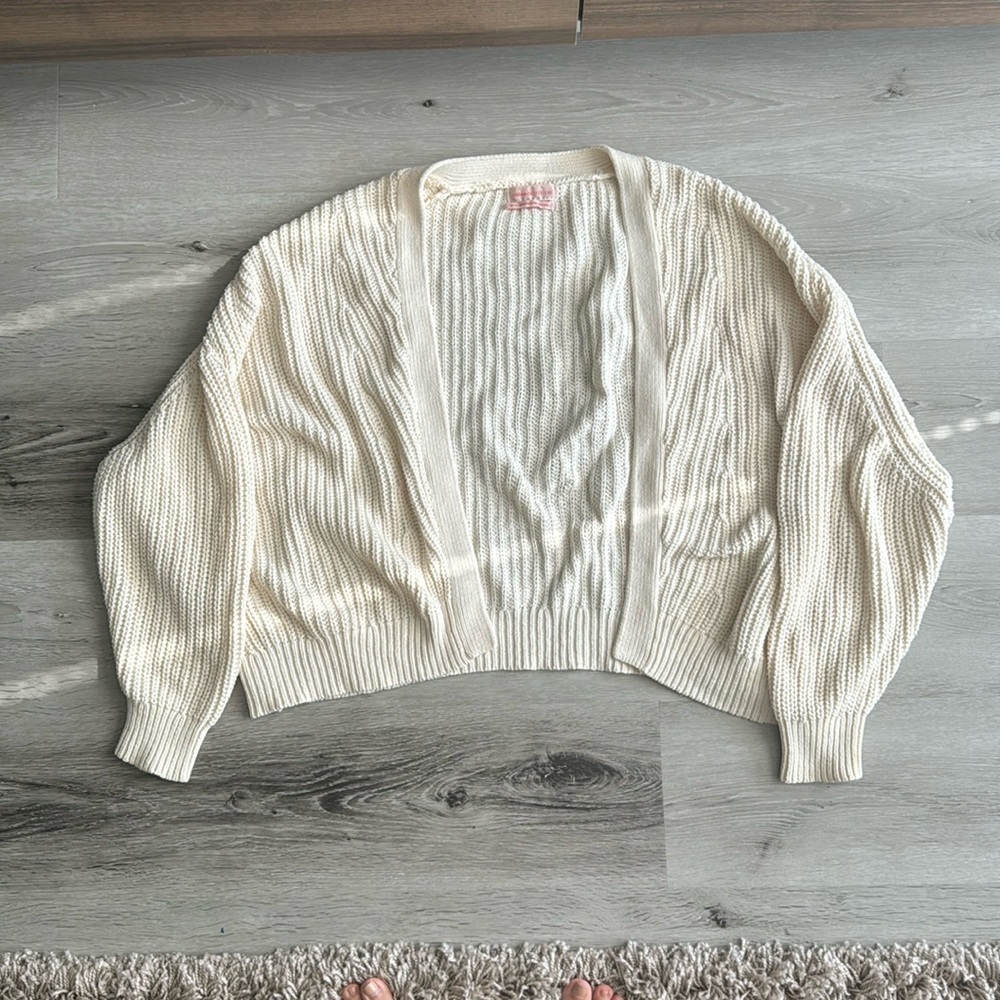 OVERSIZED URBAN OUTFITTER KNITTED JACKET - SIZE XS